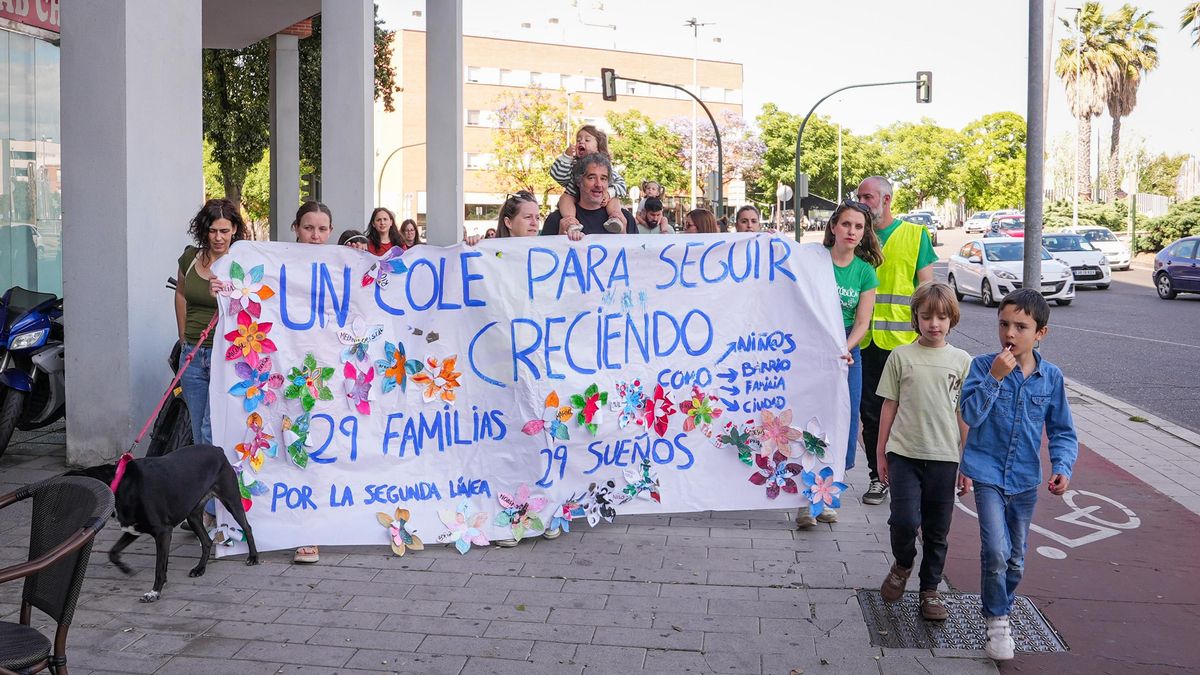 Las familias del Hernán Ruiz y López Diéguez se unen para luchar por la recuperación de una segunda línea educativa en ambos centros