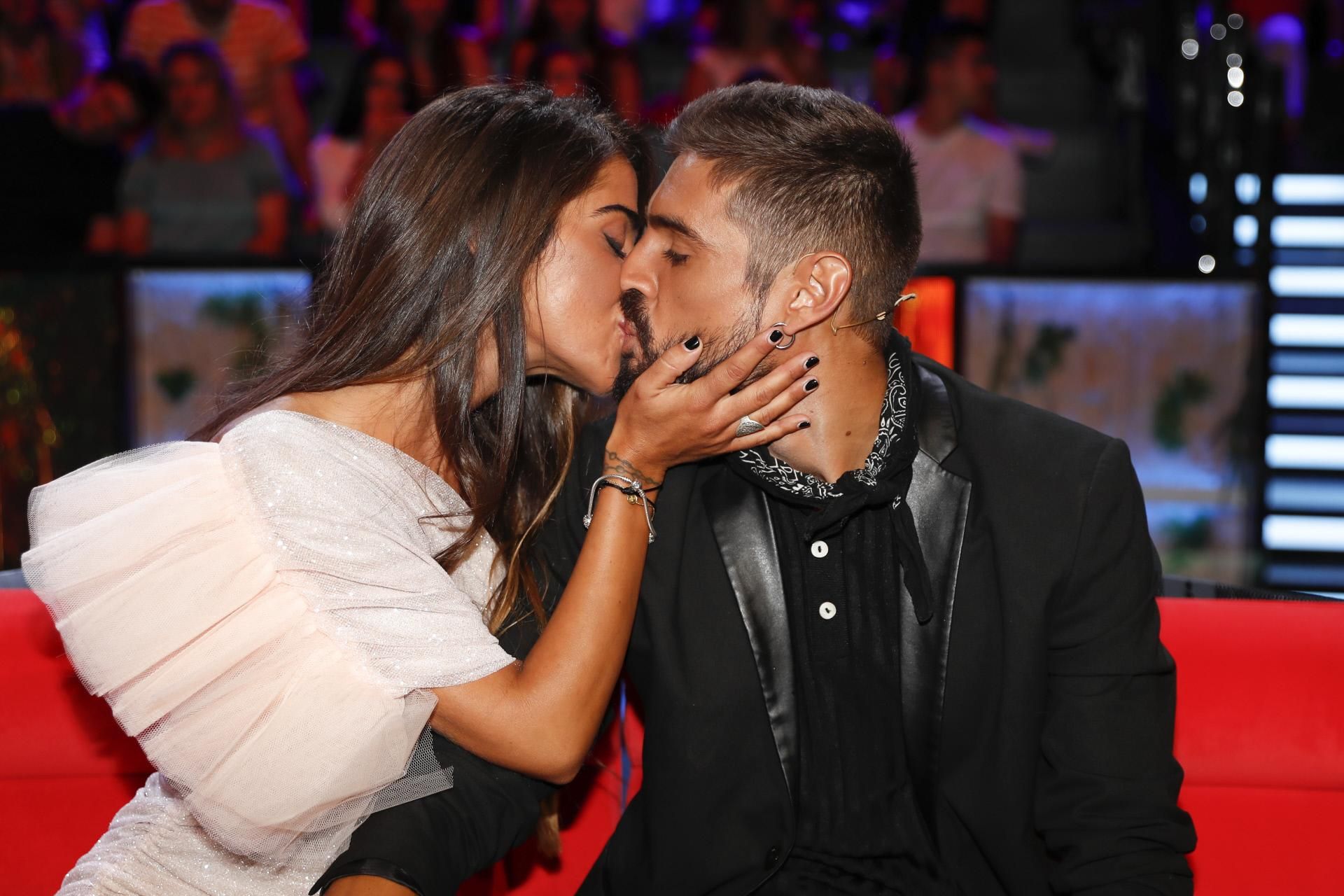 Fabio y Violeta, apasionados  en el debate final de 'Supervivientes'