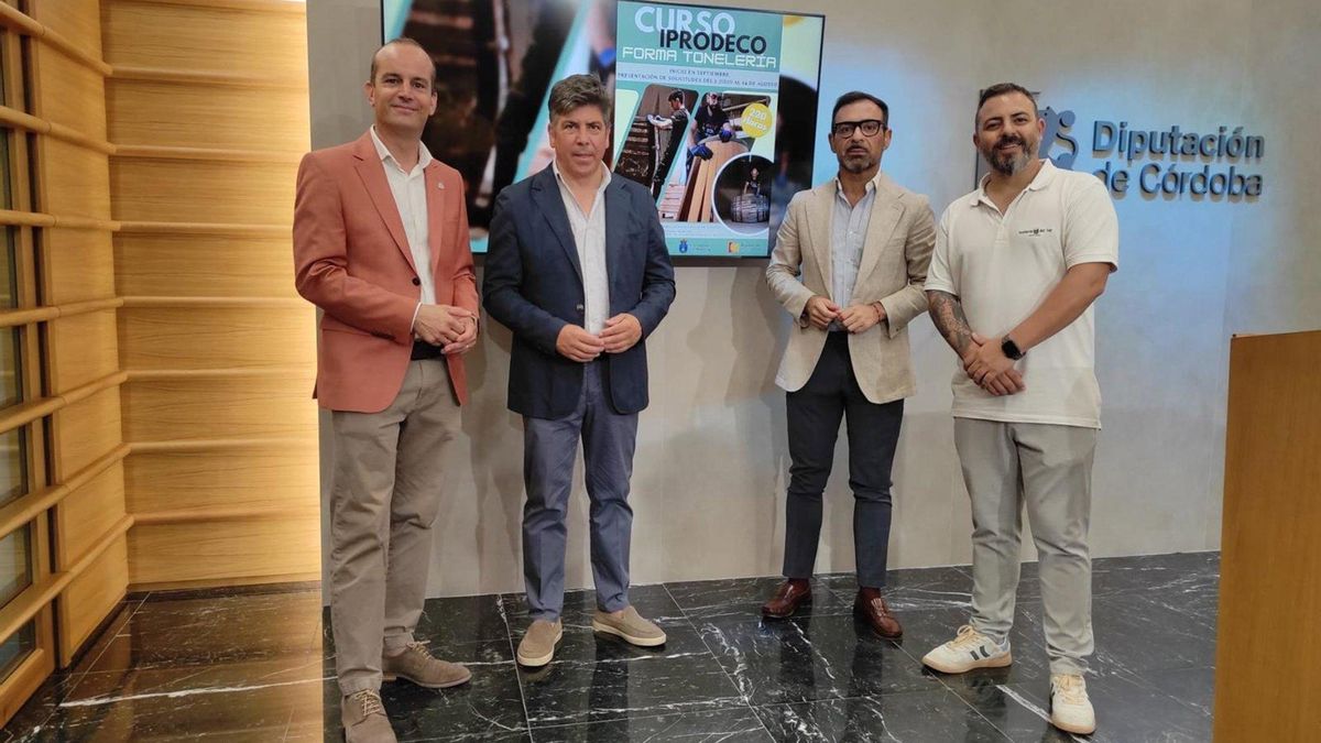 Félix Romero y Rafael Llamas, en la presentación del curso de tonelería