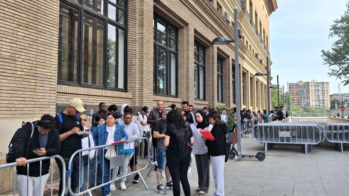 Las trabajadoras sociales de Zaragoza registran un escrito para exigir que se les permita atender a los inmigrantes