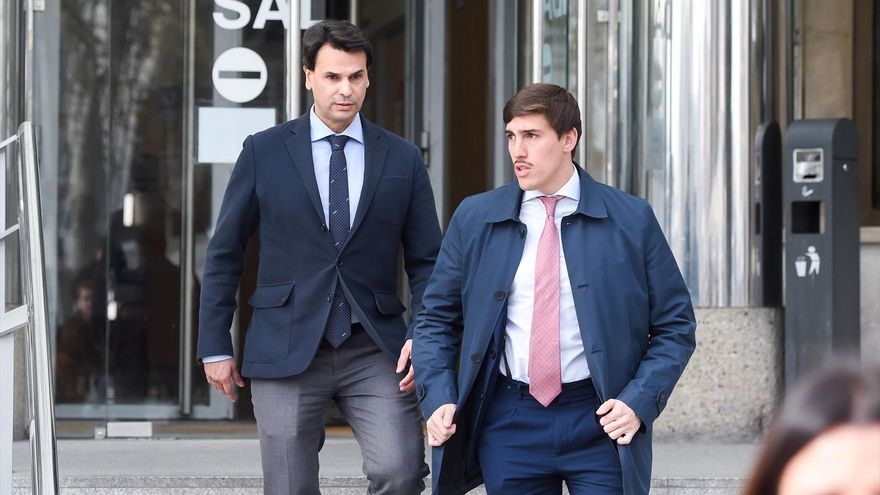 La pareja de Ayuso asegura que la supuesta ilegalidad de sus cobros de Quirón le salva del fraude fiscal