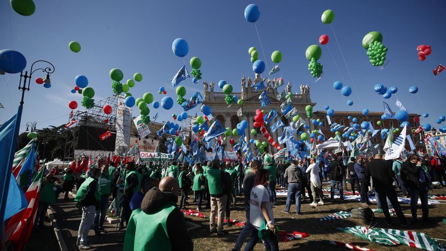 Decenas de miles de personas marchan en Roma contra el fascismo