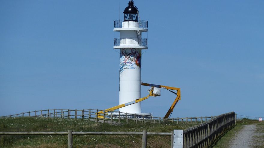 IU lleva a la Fiscalía la intervención de Okuda en el Faro de Ajo por posible prevaricación y malversación de caudales