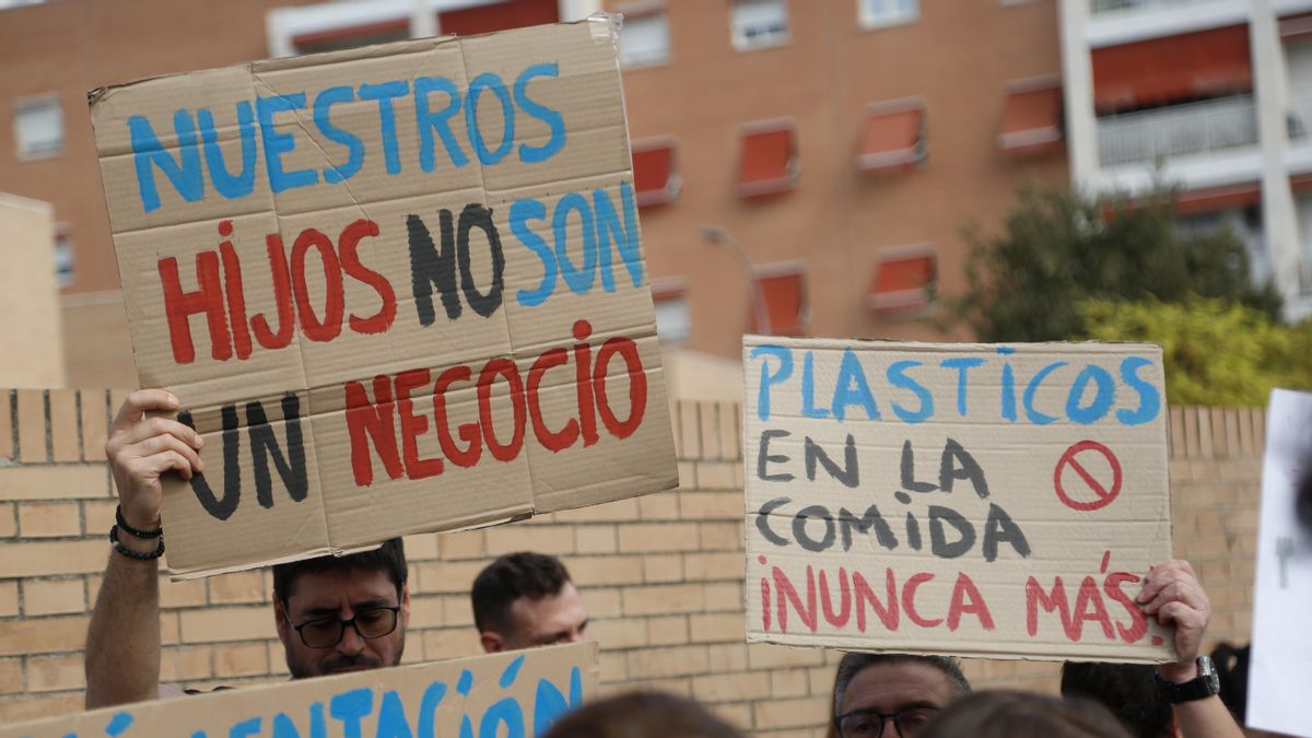 Protesta por el comedor en el CEIP Noreña de Córdoba
