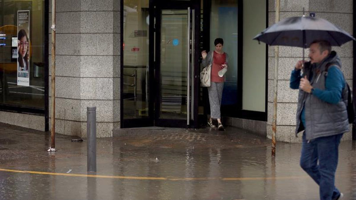 Santa Cruz suspende el Rastro y las actividades municipales por la alerta de lluvias