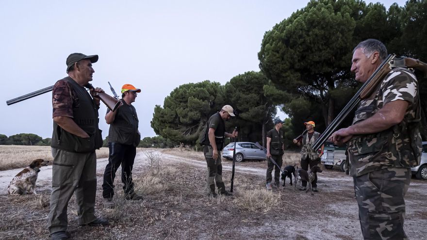 Varios cazadores en agosto de 2021.