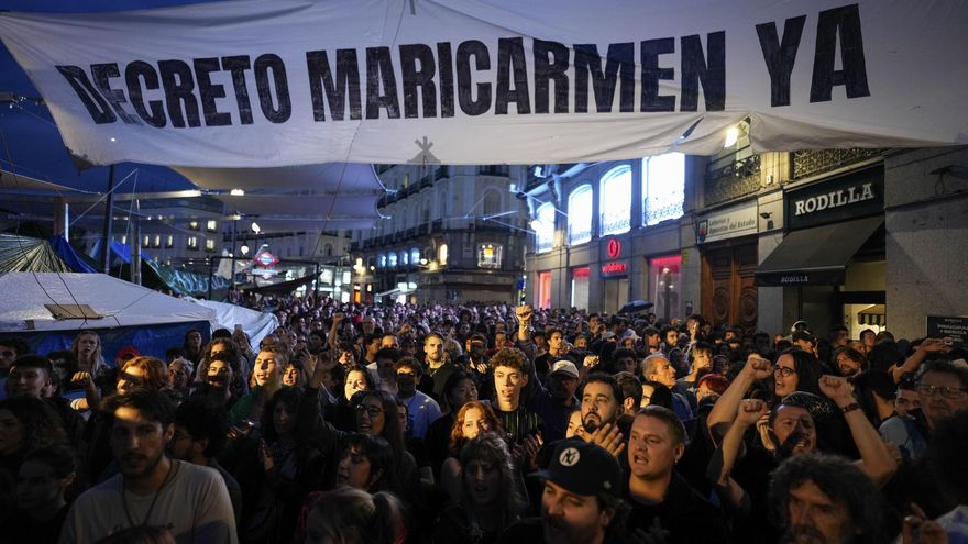 Protesta en la Puerta del Sol tras el rechazo en votación de los dos decretos sobre vivienda.