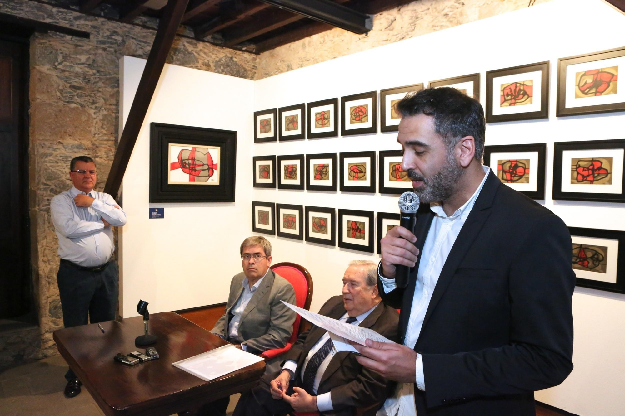 Exposición 'Obra sobre papel' del artista Sergio Gil en la sala de exposiciones 'Casa Condal', San Fernando de Maspalomas. (ALEJANDRO RAMOS)