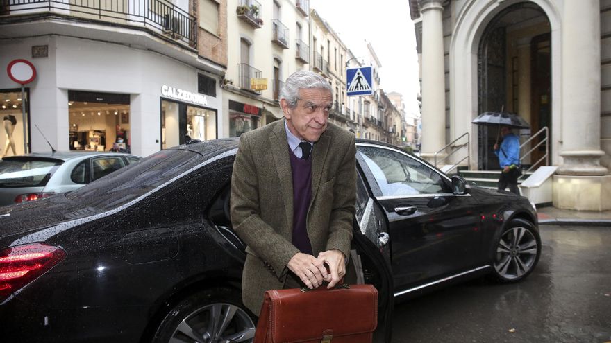 La Junta de Accionistas de Unicaja aprueba sus cuentas silenciando las alusiones a Medel y la crisis de la Fundación