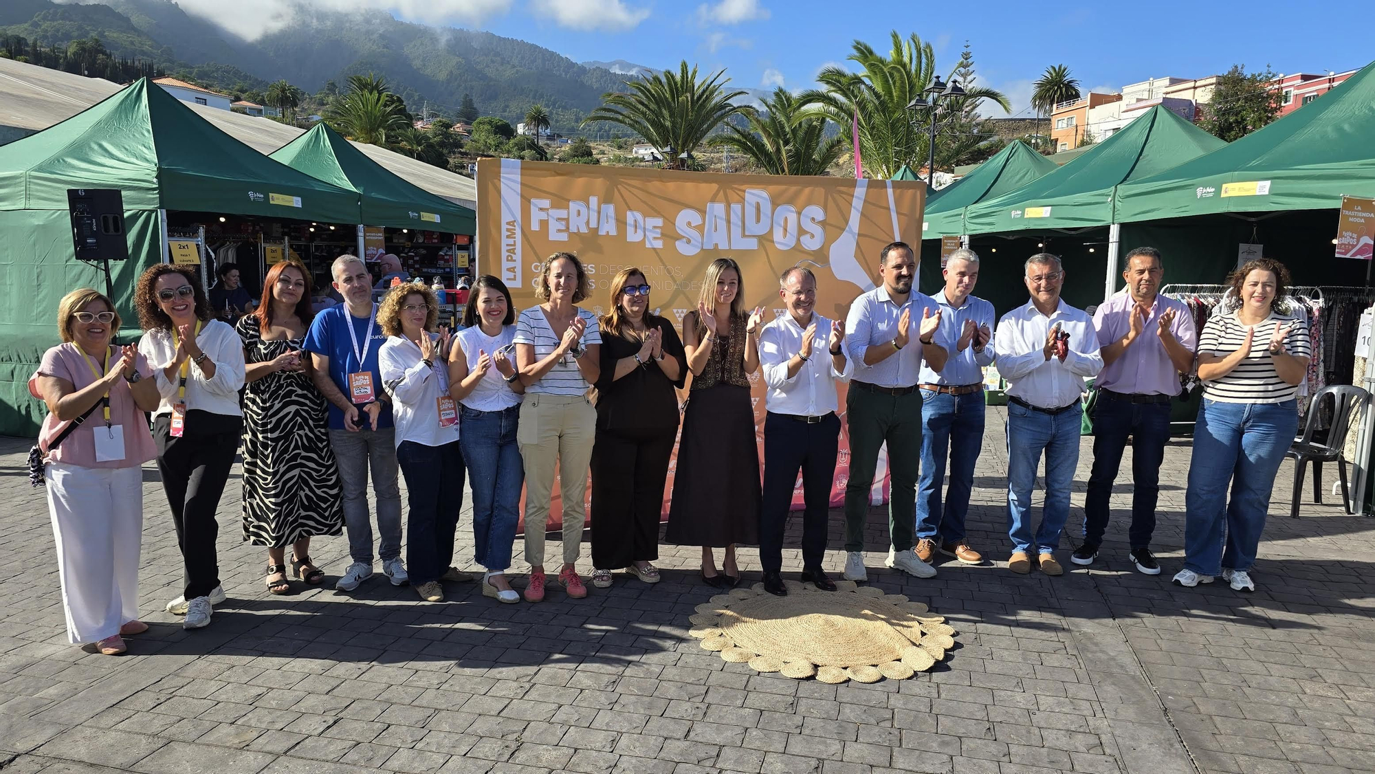 El Cabildo dinamiza el sector comercial con la I Feria de Saldos en Breña Alta.