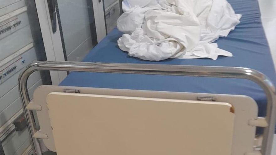 Denuncian que las camas del Hospital San Pedro "no sirven ni para el desguace"