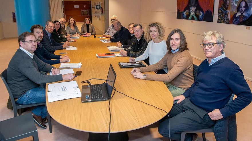 La consejera de Empleo y Políticas Sociales, Eugenia Gómez de Diego, preside la reunión del Observatorio de la Vivienda y el Suelo de Cantabria