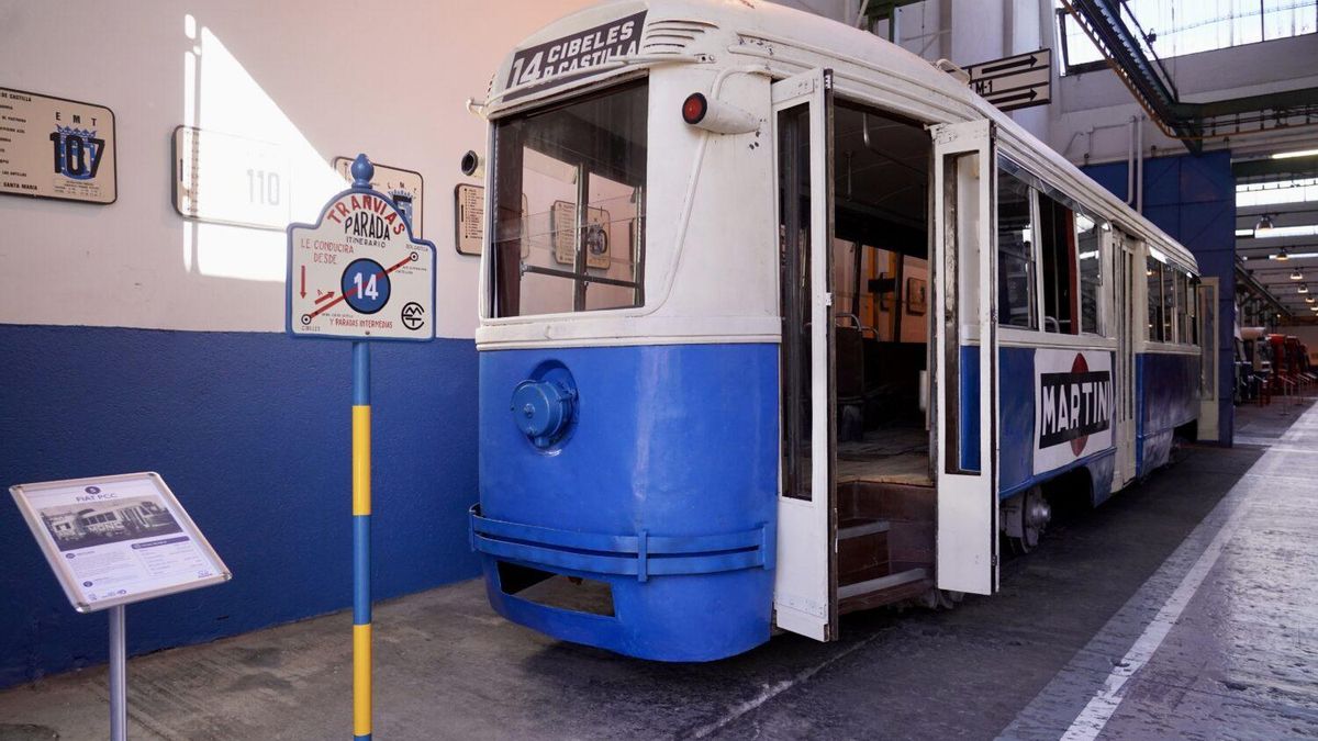 Madrid recupera uno de sus históricos tranvías 54 años después de que dejaran de prestar servicio