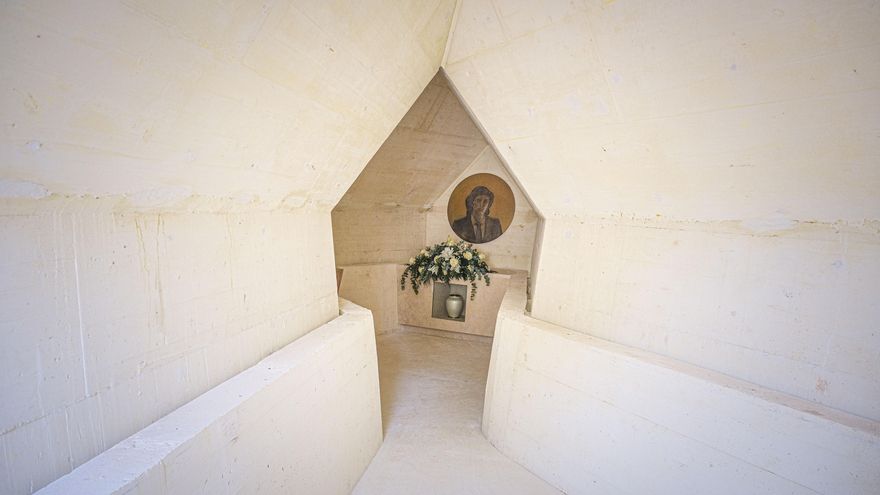 Trasladan las cenizas de Camilo Sesto a su mausoleo de Alcoy (Alicante)