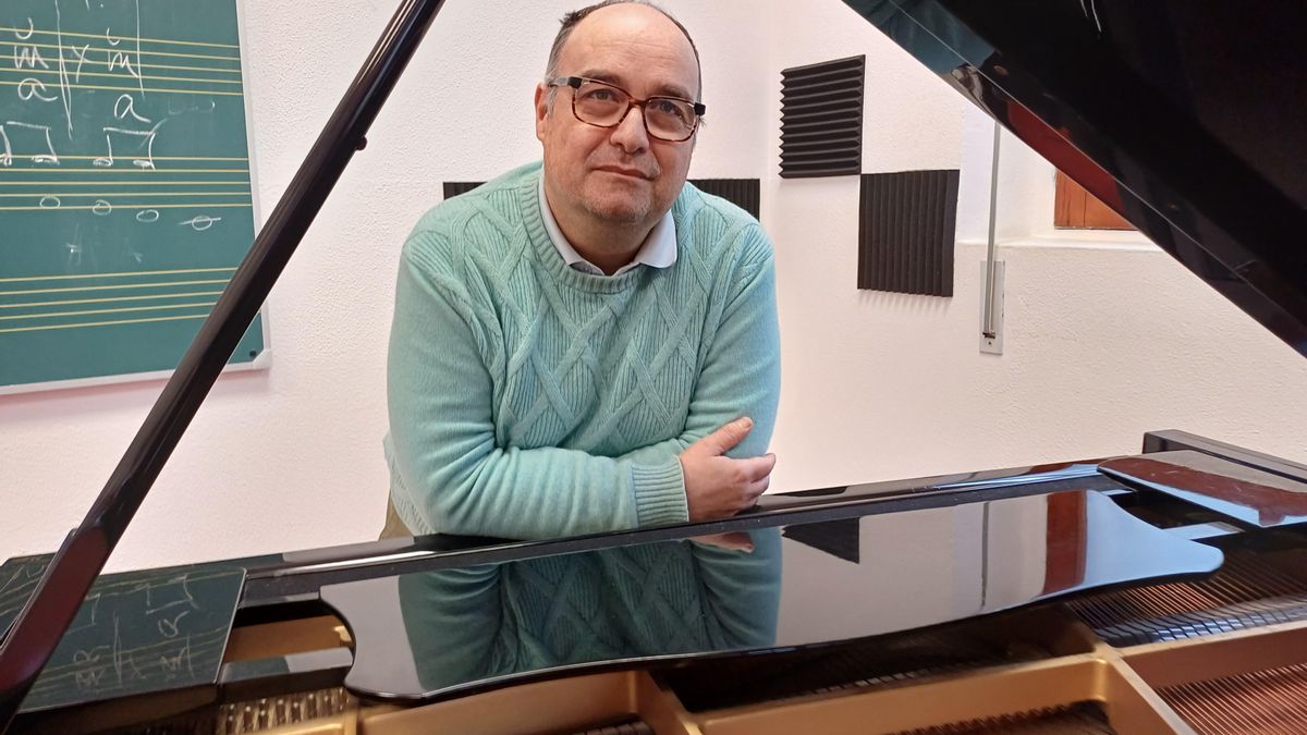 Regino Mateo, biógrafo de Bach: "El bombo me parece el instrumento adecuado para Trump"