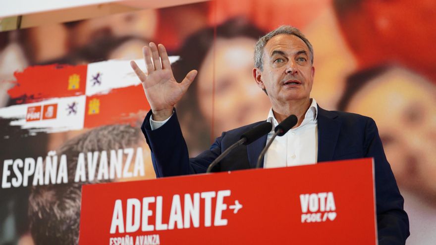 El expresidente del Gobierno de España José Luis Rodríguez Zapatero interviene en una comida mitin con militantes socialistas
