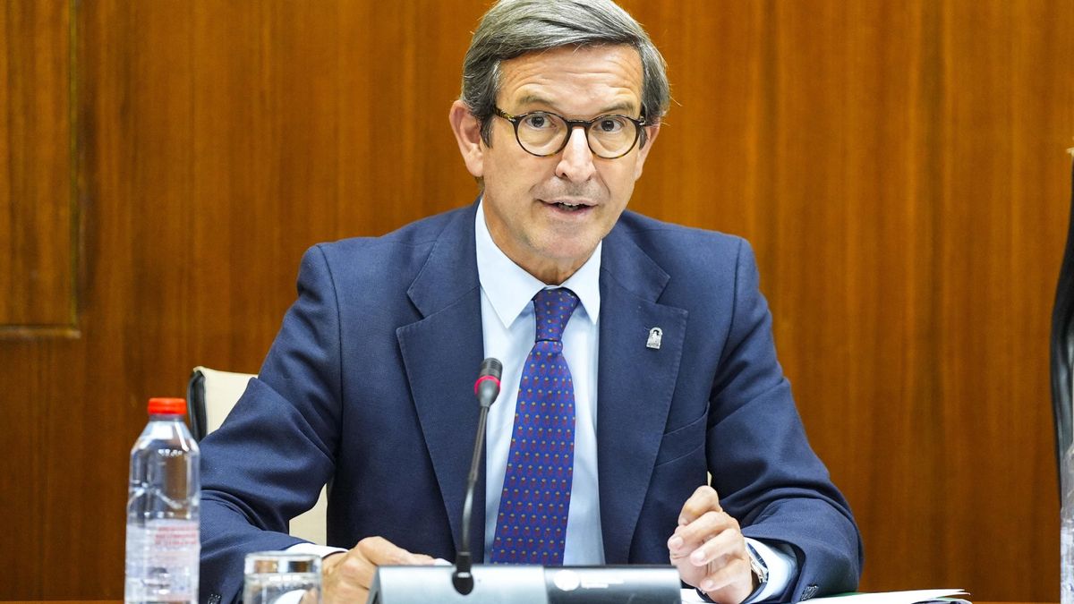El PSOE denuncia al consejero andaluz de Industria ante la Oficina Antifraude por "omitir" ingresos de su anterior empresa