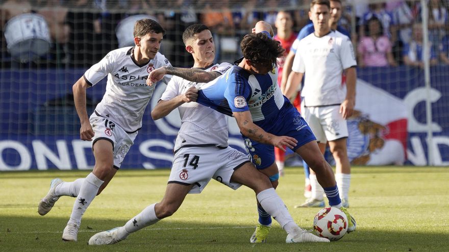 La Cultural tendrá que empatar con el Andorra para subir a Segunda tras perder casi en el último minuto en el Toralín