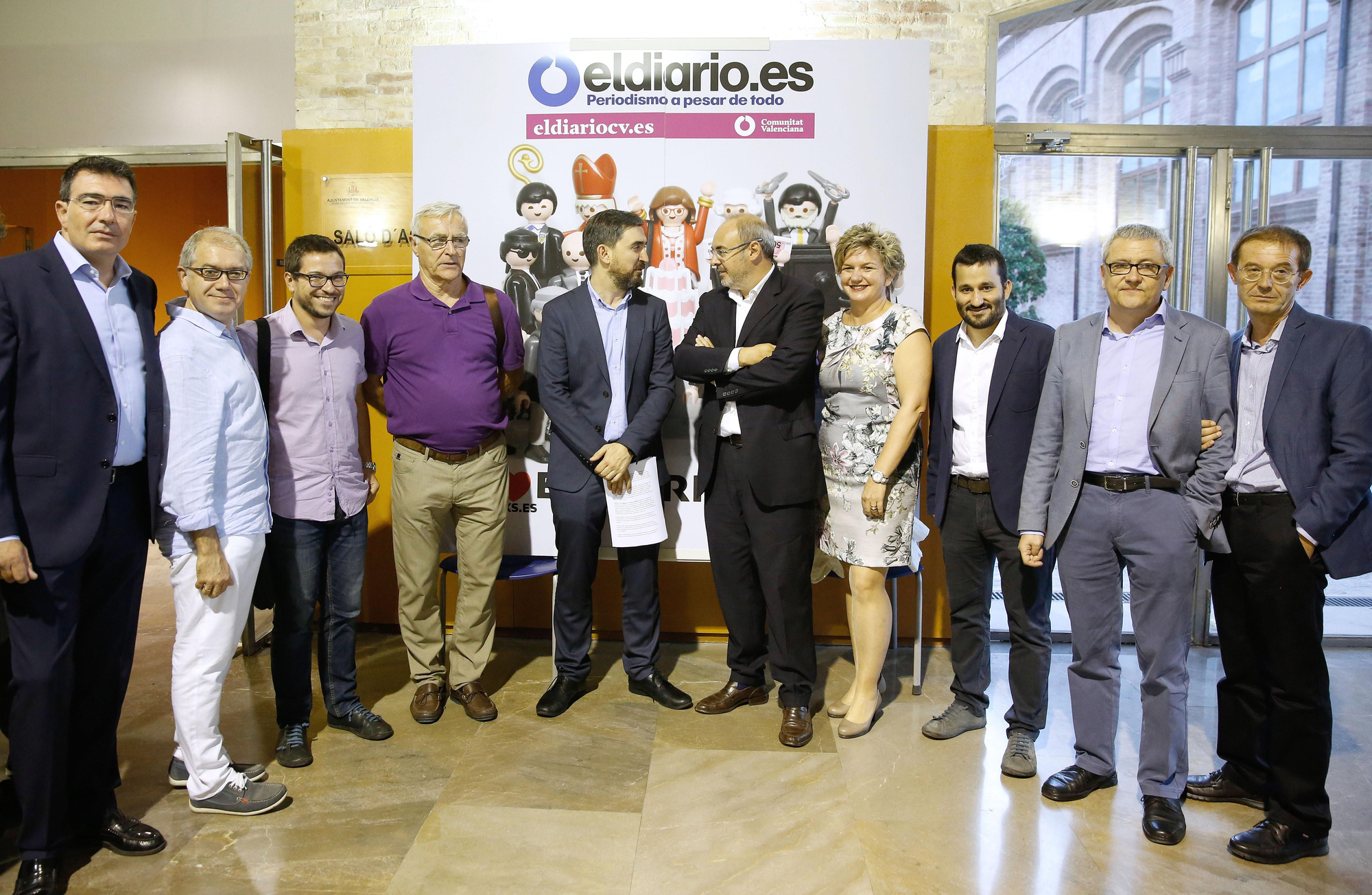 Algunos de los asistentes al tercer aniversario de eldiariocv.es