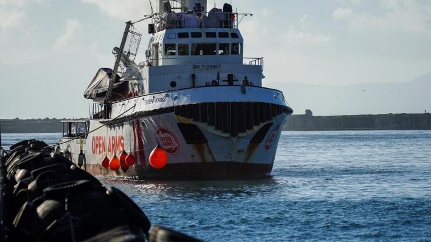 El director de Open Arms ha emprendido una campaña para recaudar 600.000 euros para dejar el buque en condiciones de continuar con su tarea en el Mediterráneo.