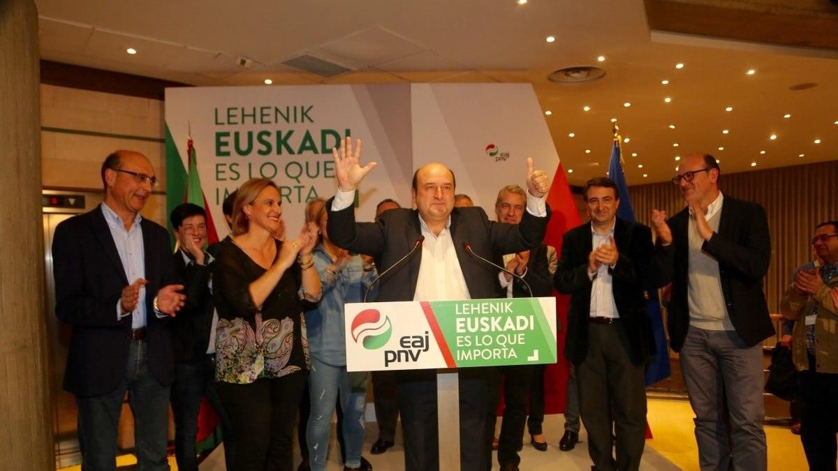 2015. Seis escaños en las elecciones generales.