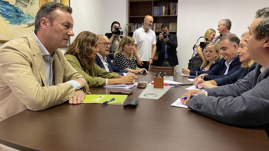 El PRC pacta que gobierne el PP en Cantabria tras rebajar sus condiciones sobre Vox