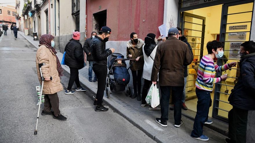 Desde las 19 horas, las cenas de Plaza Solidaria han estado disponibles en el 20 de la calle Olmo