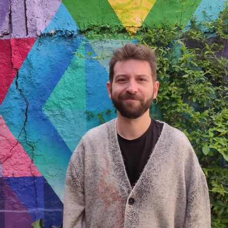 El periodista catalán ha trabajado buena parte de su carrera con colectivos de personas víctimas de violencias.