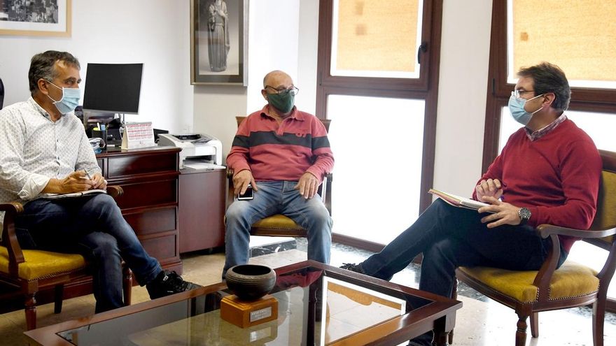 El Cabildo y Pitapalma buscan soluciones para exportar la pitaya de la Isla a la Península