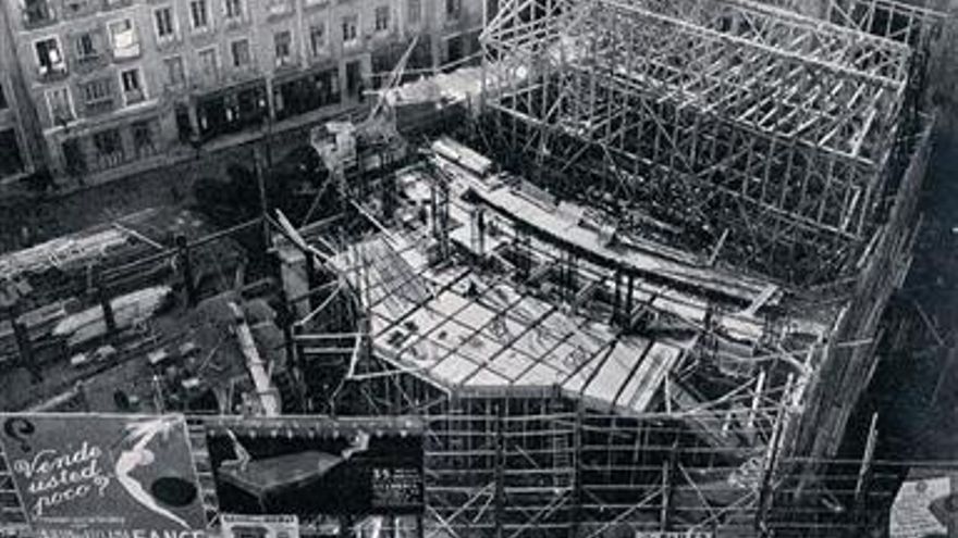 Obras de construcción del Edificio Carrión, entre 1931 y 1933.