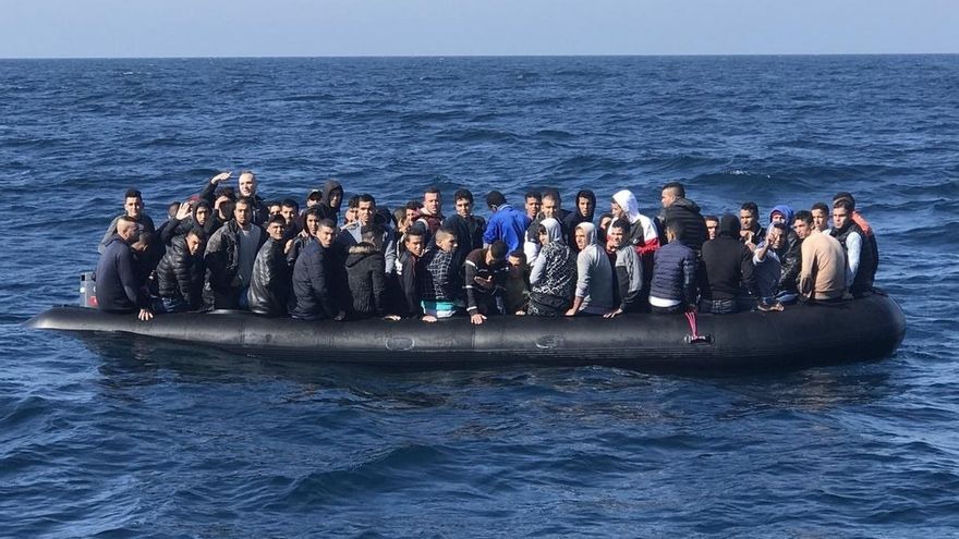 Se elevan a 83 inmigrantes, 33 menores, los rescatados frente a las costas gaditanas este lunes