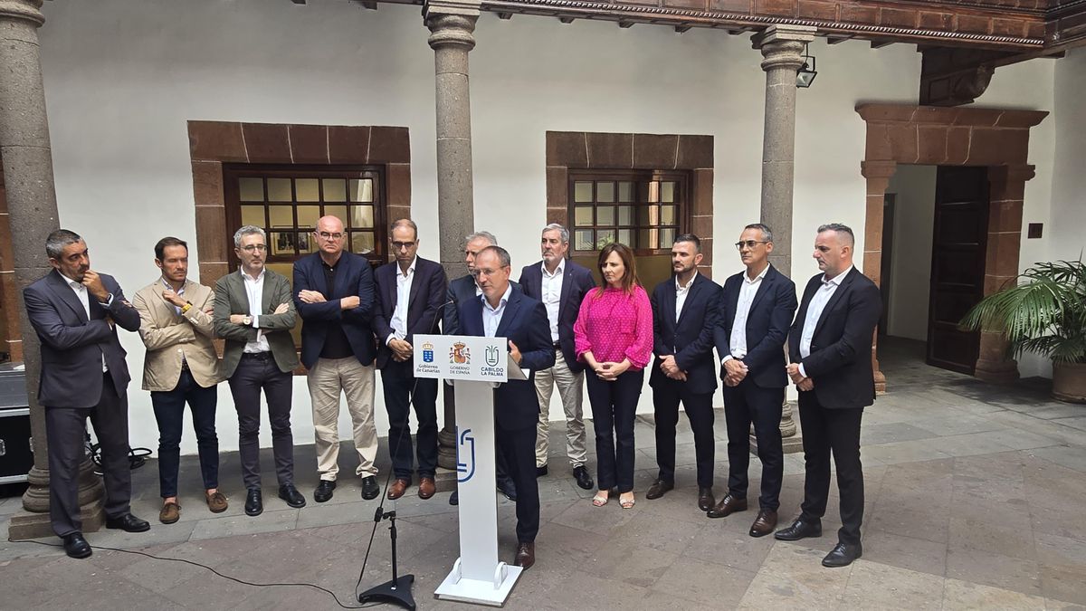 Sergió Rodríguez, presidente del Cabildo de La Palma, este viernes,  tras la reunión Comisión Mixta para la reconstrucción, recuperación y apoyo a la isla de La Palma celebrado en Santa Cruz de La Palma.