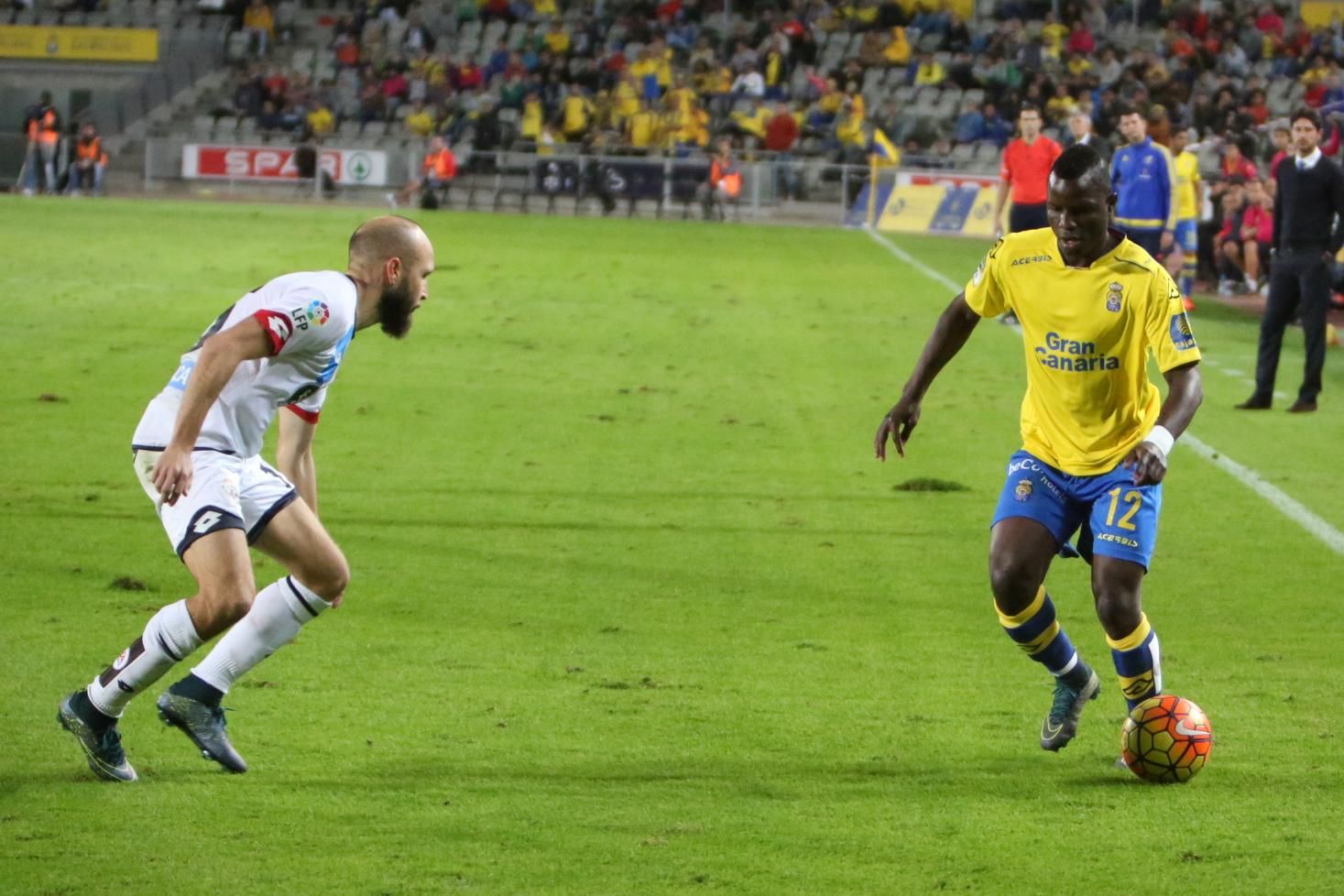 Encuentro entre la UD Las Palmas y el Deportivo de La Coruña en el Estadio de Gran Canaria. Alejandro Ramos.