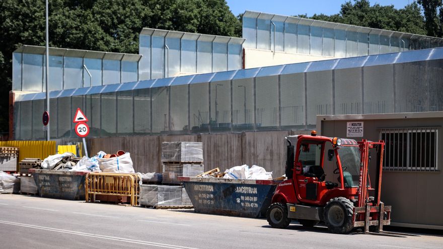 Las piscinas de Peñuelas siguen en obras a mediados de julio pese a la promesa de Almeida de abrirlas el primer día del mes