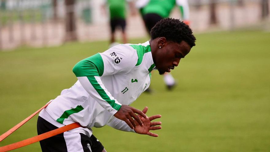 El regreso más esperado en el Córdoba CF: Adilson ya empieza a pisar el verde