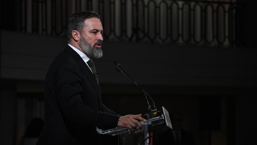 El líder de Vox, Santiago Abascal interviene en el foro económico 'Ok líderes', en el Hotel The Westin Palace, a 27 de octubre de 2023, en Madrid (España).