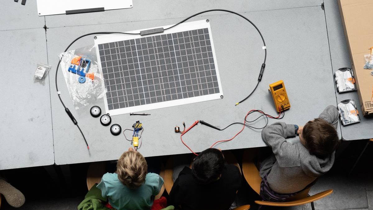 Un taller de robótica e ingeniería de los Citech Labs 2023