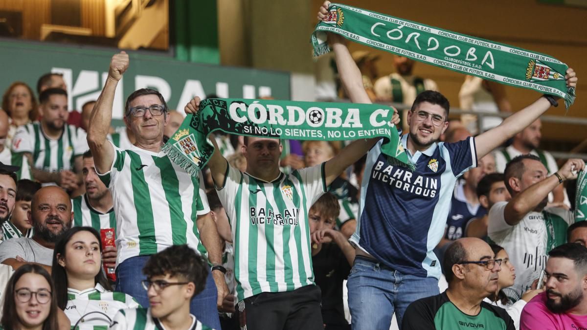 Grada Blanquiverde del Córdoba CF - Cultural Leonesa