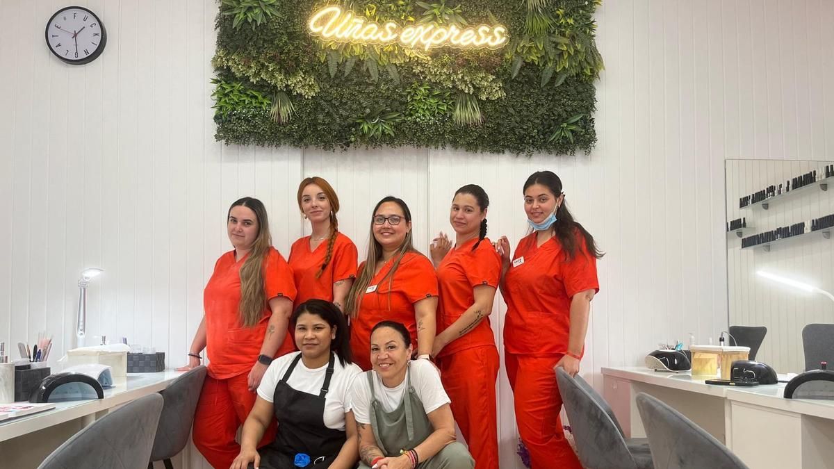 Todo el equipo de Uñas Express