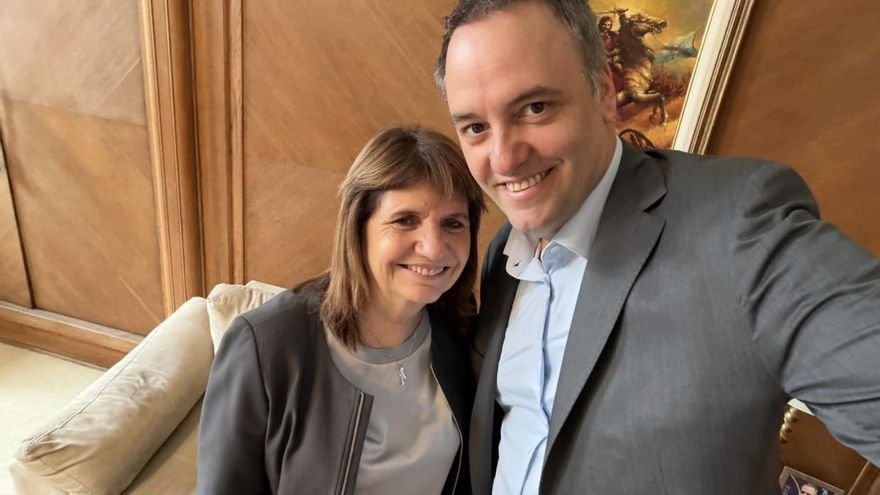 Ruido entre Adorni, Bullrich y Santilli: devuelven el Renaper a Interior horas después del traspaso a Seguridad