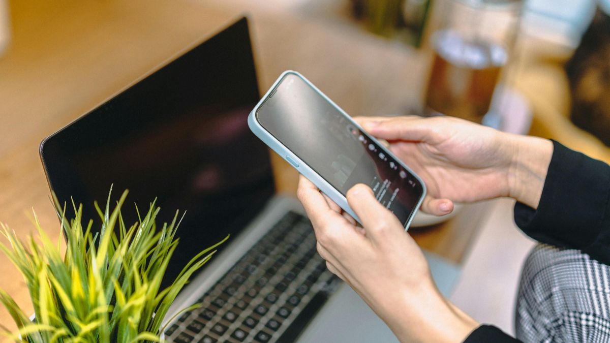 Seis herramientas de una psicóloga para dejar de procrastinar: “Evitamos hacer una tarea sin que haya una razón”