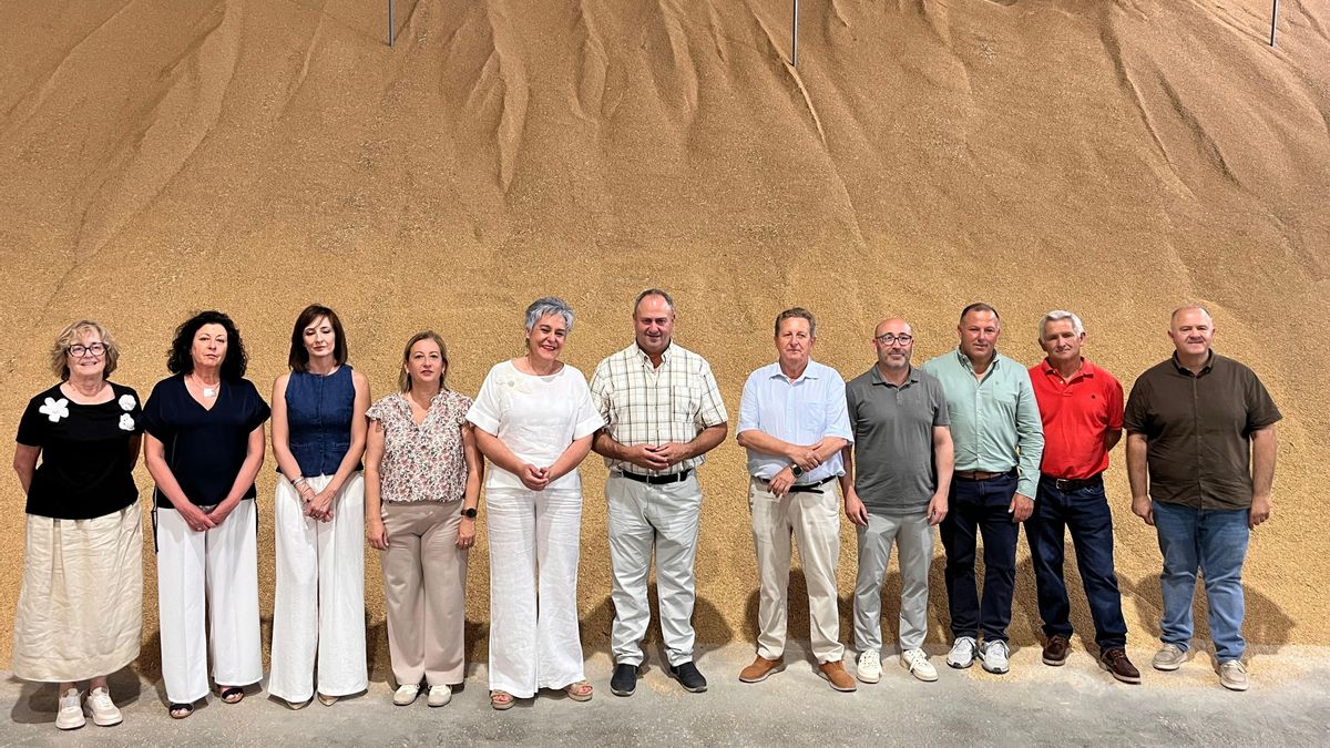 La delegación, durante la visita