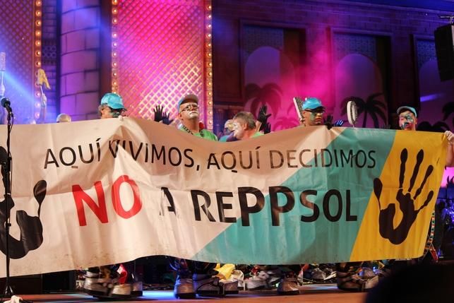 Actuación de 'Los Chancletas' en la final de murgas 2015. FOTO: Cirenia Vico.