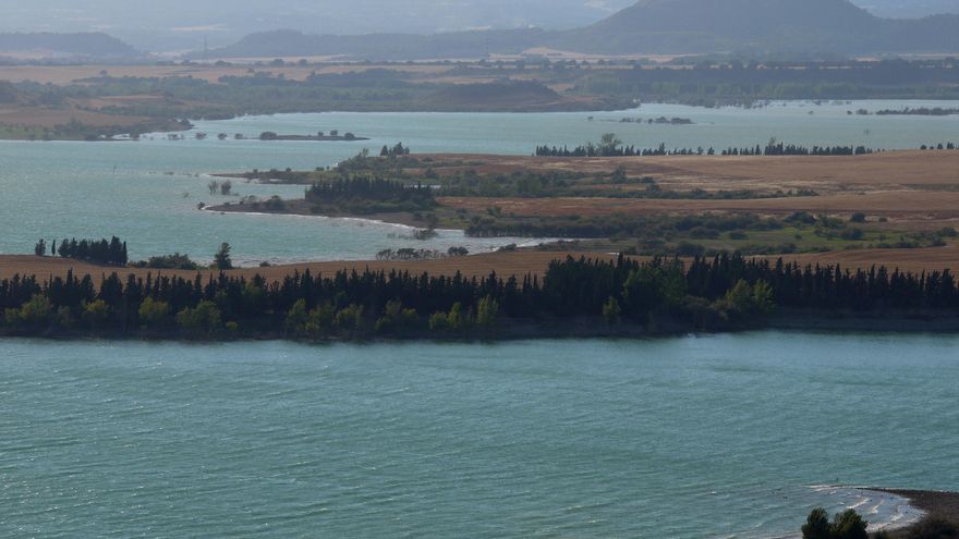 Montmesa, vista del embalse de la Sotonera