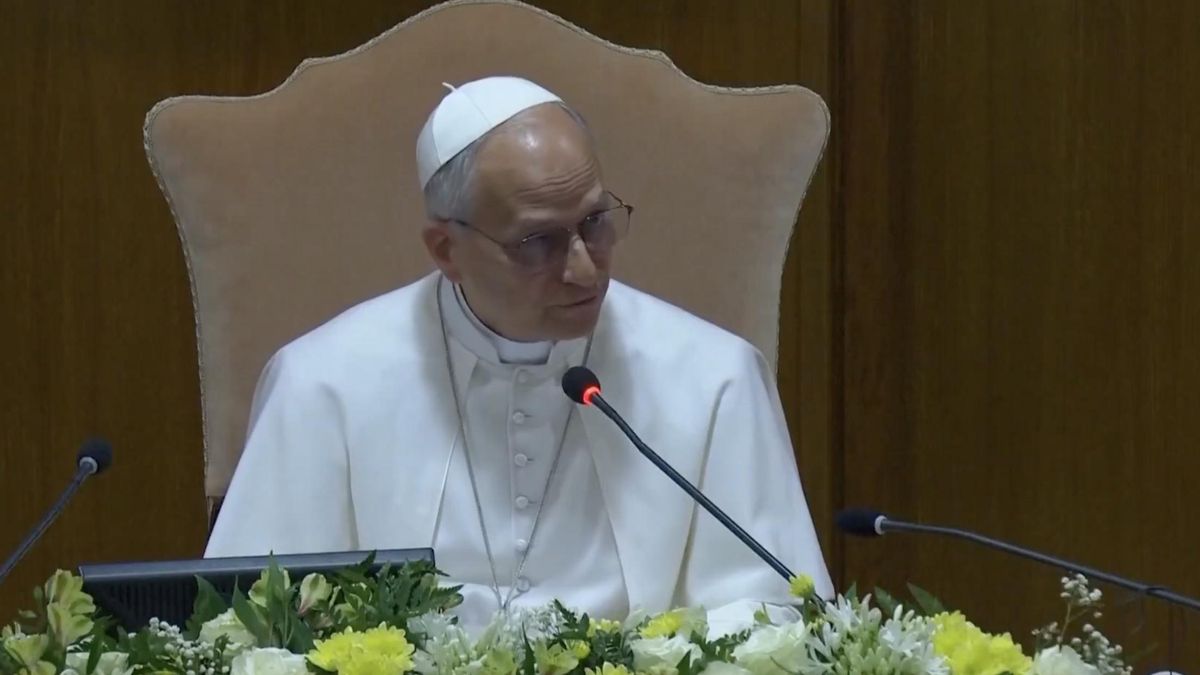 León XIV lanzó su primera encíclica y pidió "desarmar" la IA de las "lógicas de dominio, exclusión y muerte"