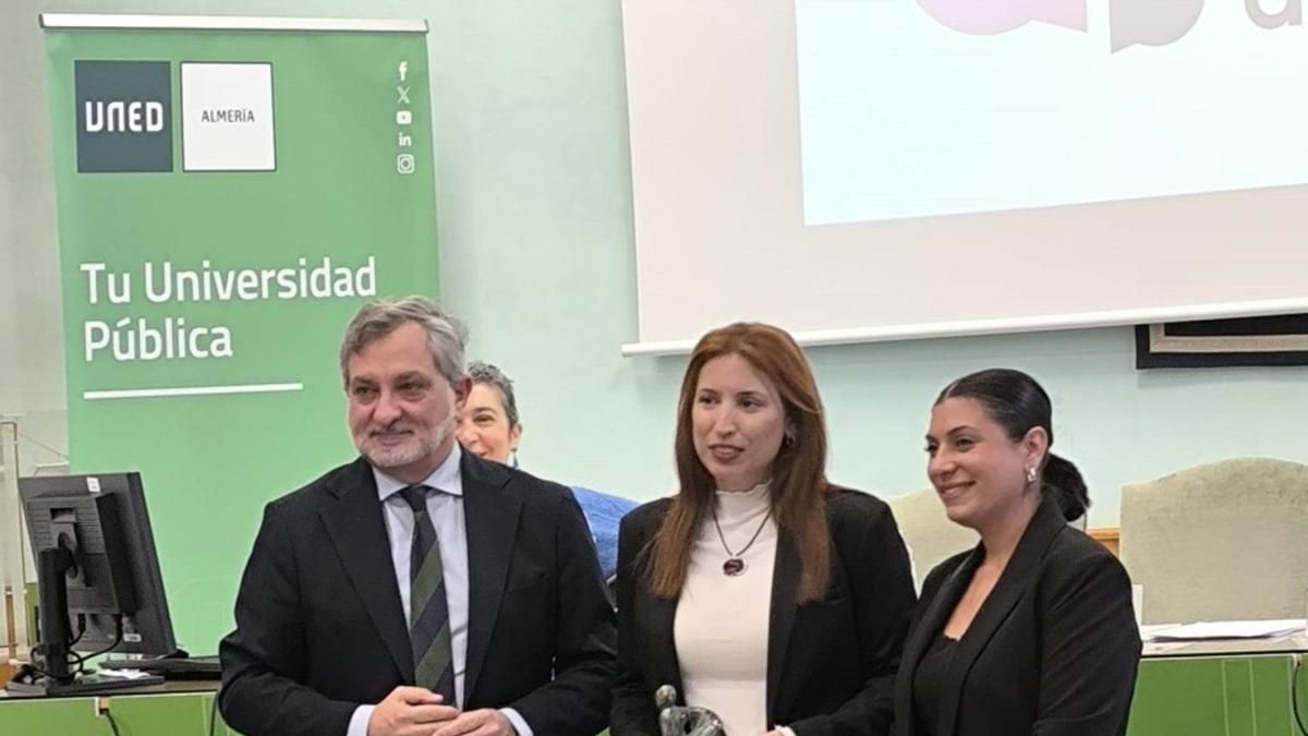 La profesora de la UCO Ana Isabel Brazo Millán recibe el premio nacional de Ensayo 'Carmen de Burgos'