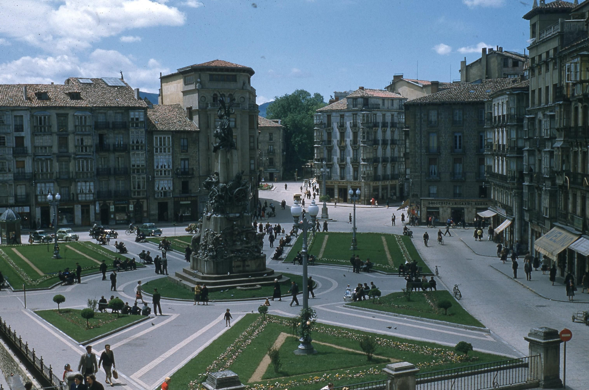Plaza de la Virgen Blanca