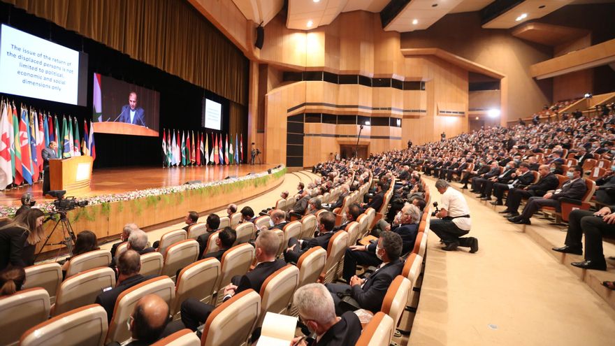 Al Asad dice que la crisis de refugiados sirios es un "problema fabricado"