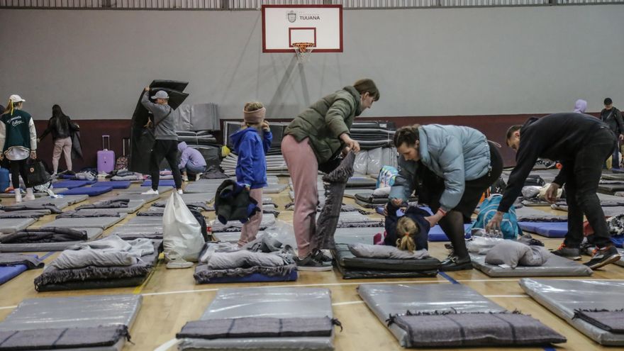 Refugiados ucranianos son ubicados en un albergue temporal en la mexicana Tijuana
