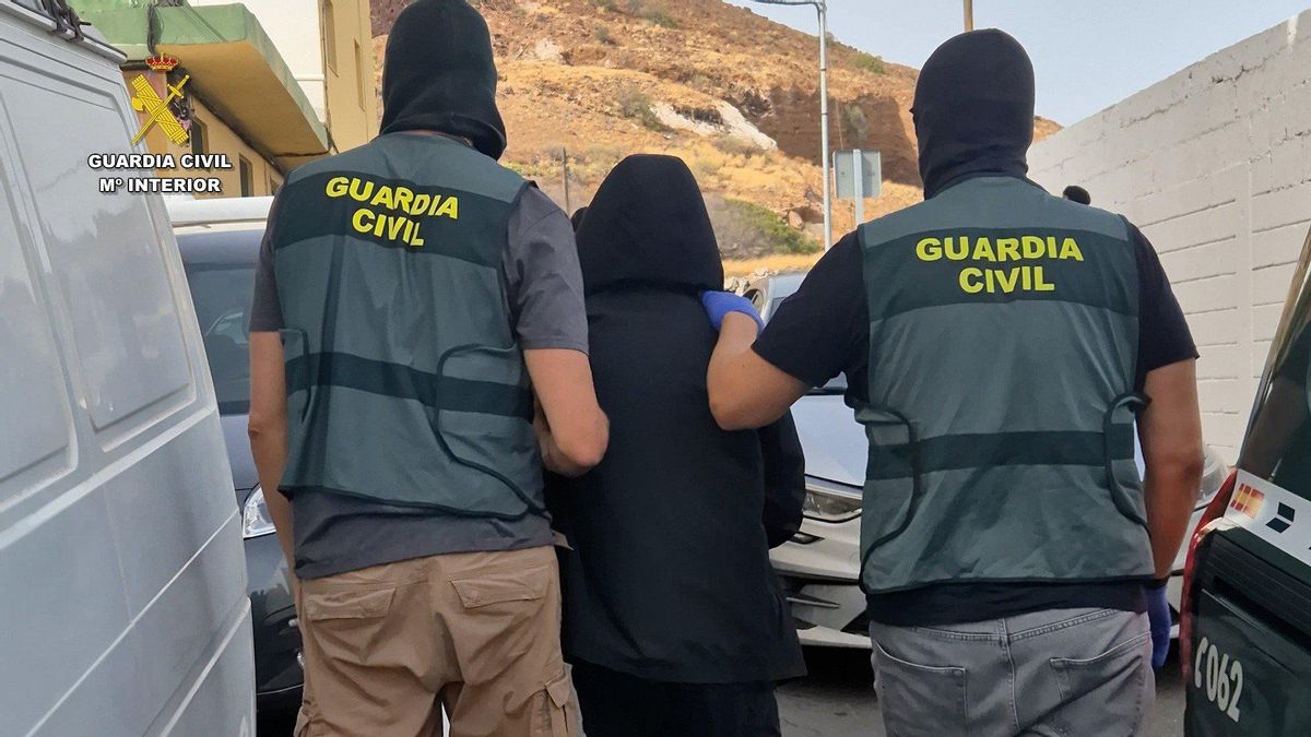 Desarticulada en Tenerife la banda más activa en robos con violencia a comercios: 34 asaltos, ocho detenidos y tres en prisión